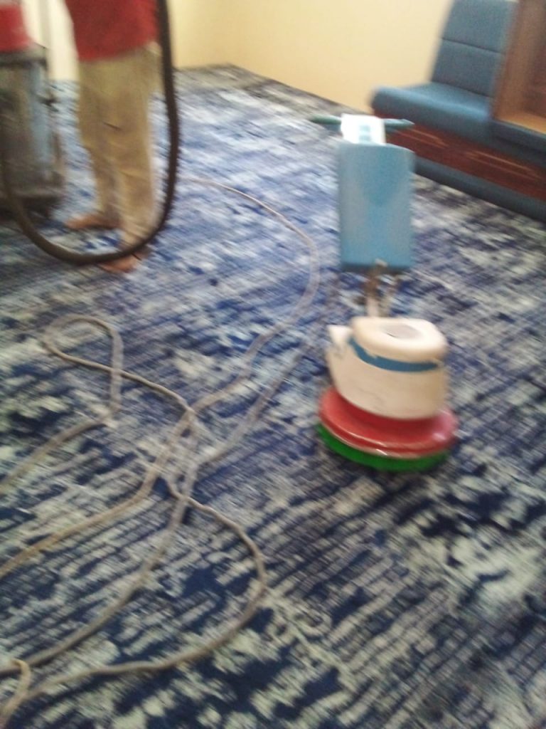 تنظيف في جازان ، و غسيل موكيت ، و مجالس ، و خزانات .